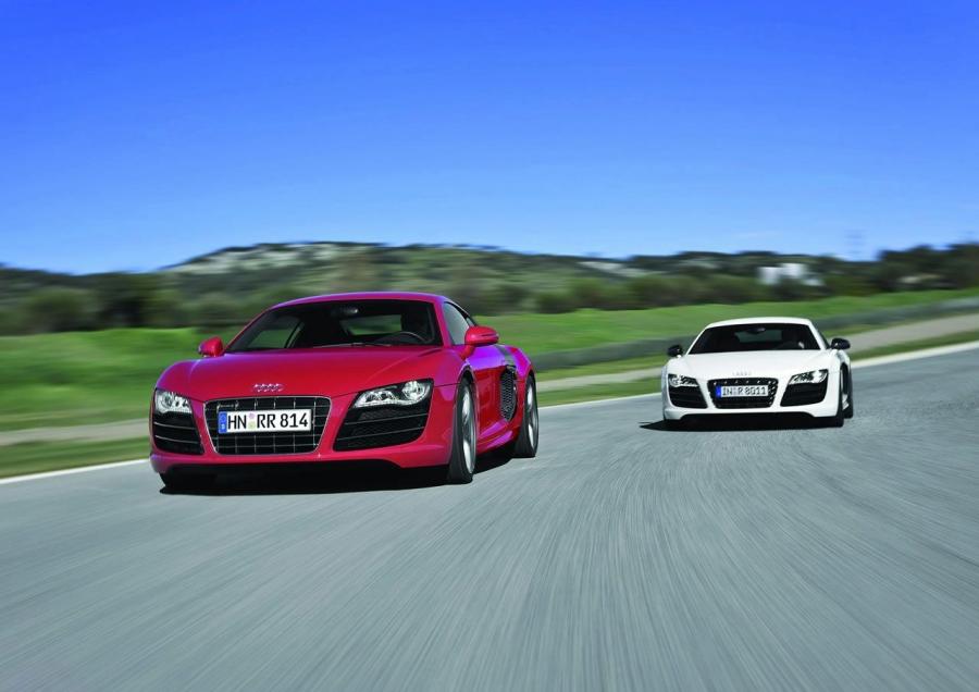  Audi R8 V10 2009 года  (EU) (фото 4 из 40)